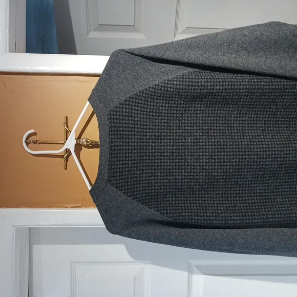 J. Crew Men's Lightweight Gray Plaid Merino Wool Cardigan Sweater. Size L - Picture 6 of 9